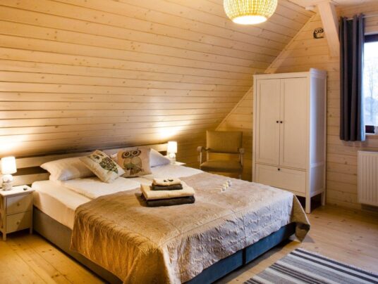 BIEDROSÓWKI - Galeria, zdjęcie: pokoje nad jeziorem Serwy - SIRVIS - Suwalszczyzna