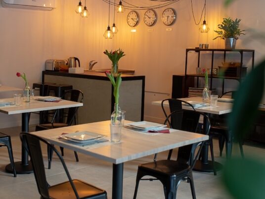 SIRVIS wspólnota, zdjęcie: restauracja "Poczekalnia" - SIRVIS - jezioro Serwy - Suwalszczyzna